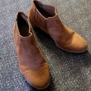 Brown heel boots. Excellent condition, worn 3x
